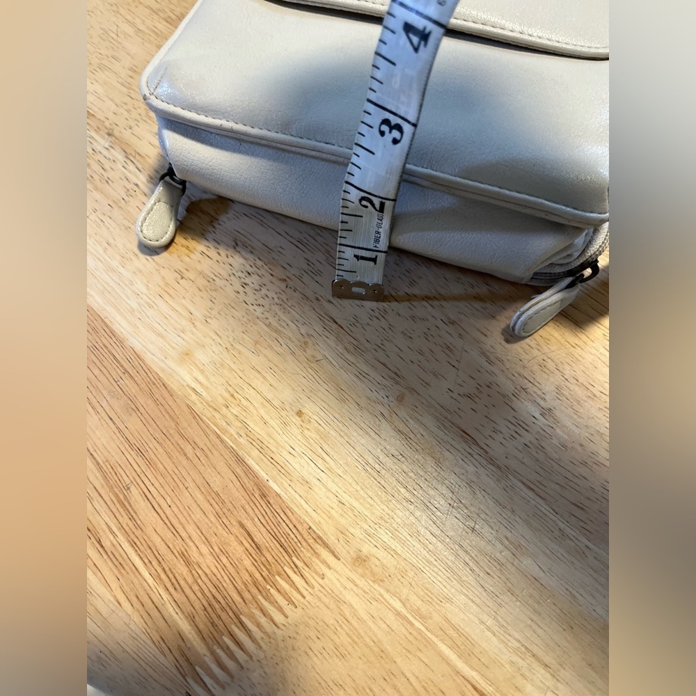 👜 CB Collections Cream Crossbody Bag – Adjustable Strap & Multi-Compartment - Picture 9 of 9